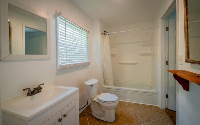 Building Photo - Rossville 2-Bedroom House