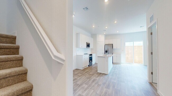 Building Photo - 3231 Carambola Ave