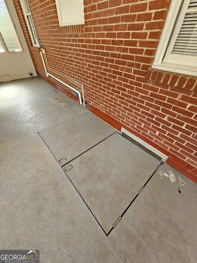 Building Photo - 2654 Plantation Dr