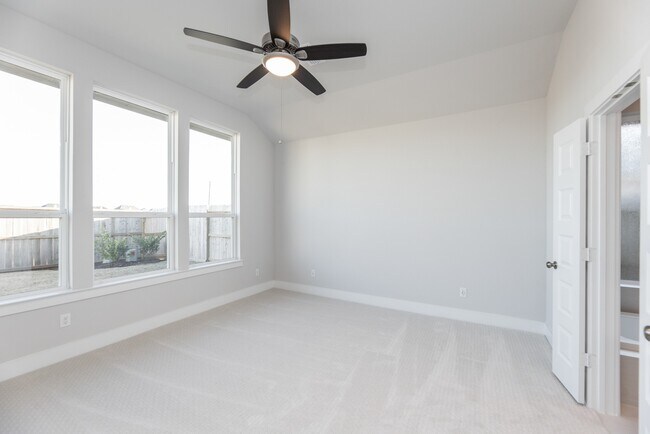 Building Photo - 26319 Camden Cyn Ave