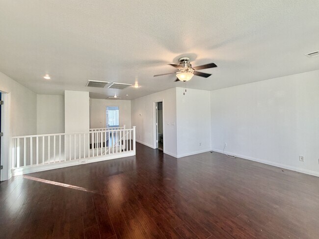 Building Photo - 2952 Jacaranda Dr