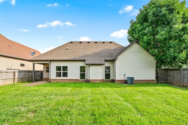 Building Photo - Three Bedroom in Fields of Northmeade!