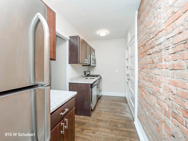 Building Photo - 925 W Schubert Ave