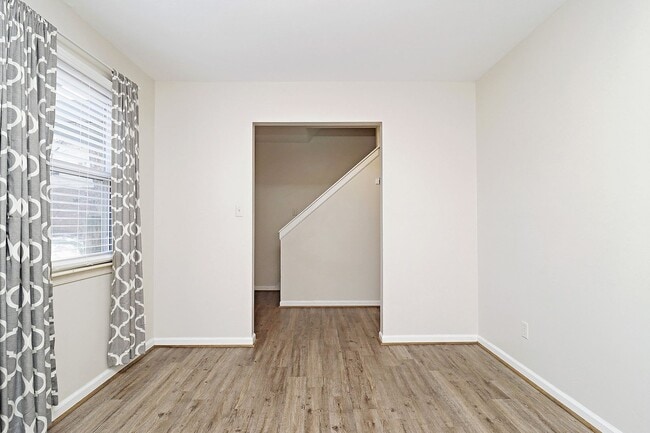 Building Photo - Dog-Friendly Duplex Close To The Shops at Stonefield