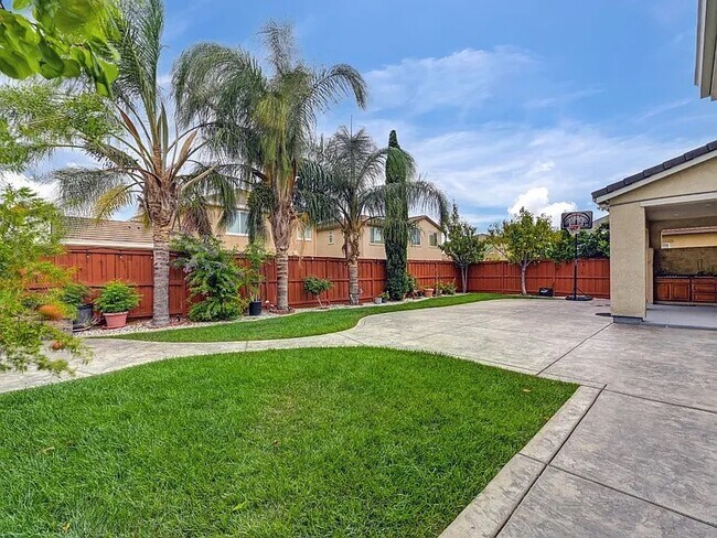 Building Photo - 4054 Camden Ct