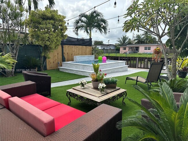 Building Photo - 4531 SW 42nd Terrace