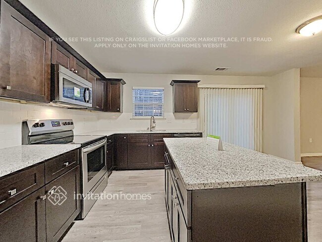 Building Photo - 5419 Graypark Dr