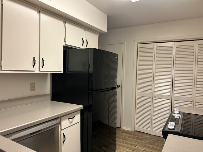 Building Photo - 8038 Sands Point Dr