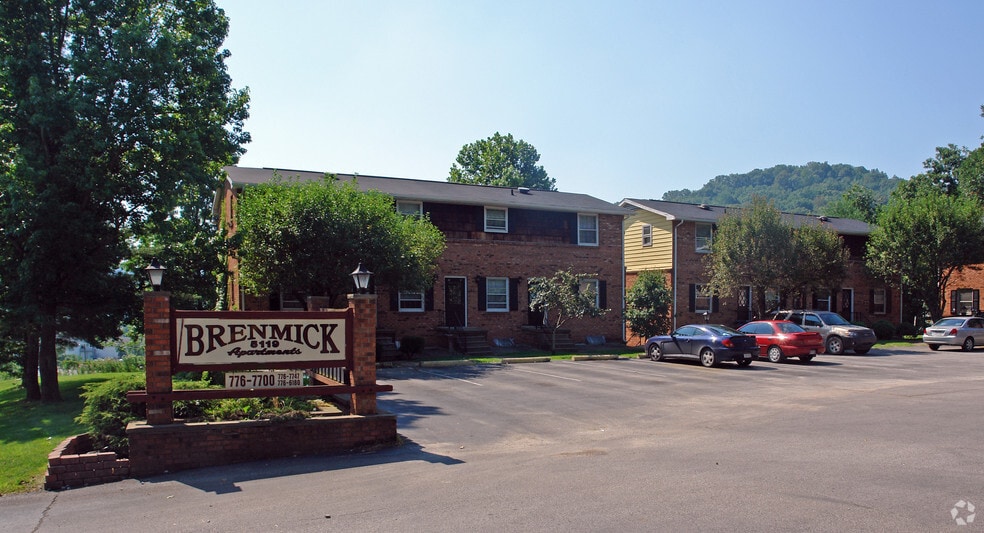Primary Photo - Patriot of Brenmick (FKA Brenmick)