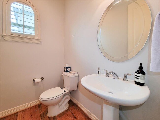 Building Photo - 1421 Bremond St