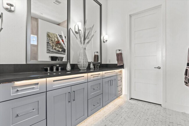 Building Photo - Waterfront Luxury Living | Private Dock + Direct Tampa Bay Access