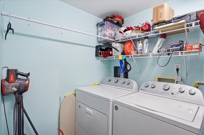 Building Photo - 6425 Shoreline Dr