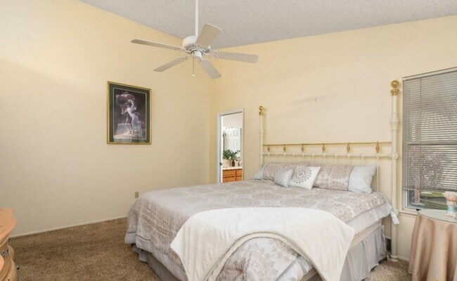 Building Photo - Beautiful House For Rent