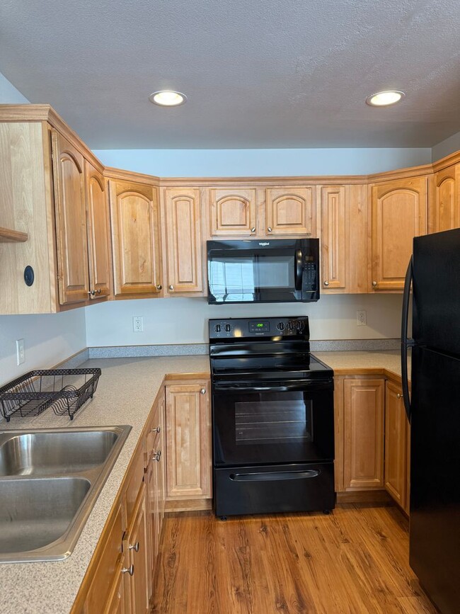 Building Photo - 3 Bedroom Condo for Rent in Bozeman!