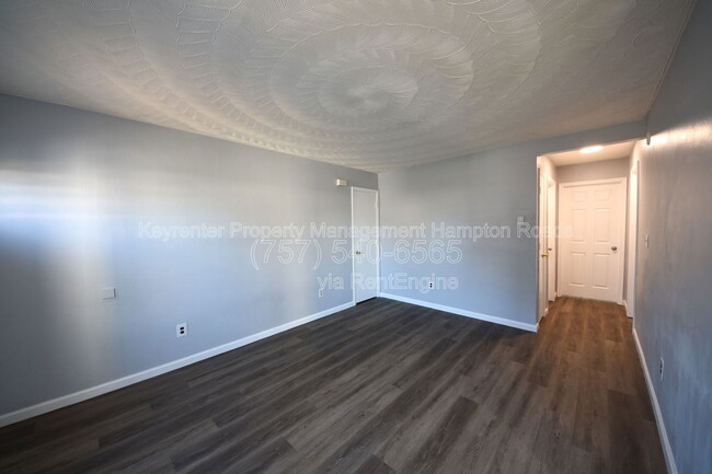 Building Photo - 405 Clifton St