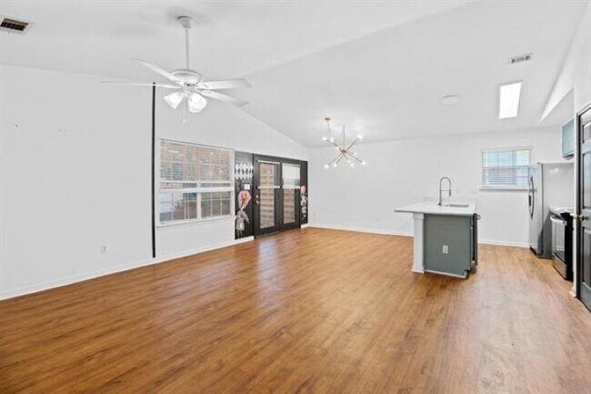 Building Photo - 4517 Eltham Park