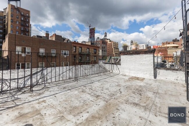 Building Photo - 59 W 73rd St