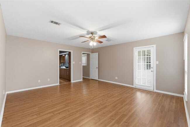 Building Photo - 12635 Ivyforest Dr