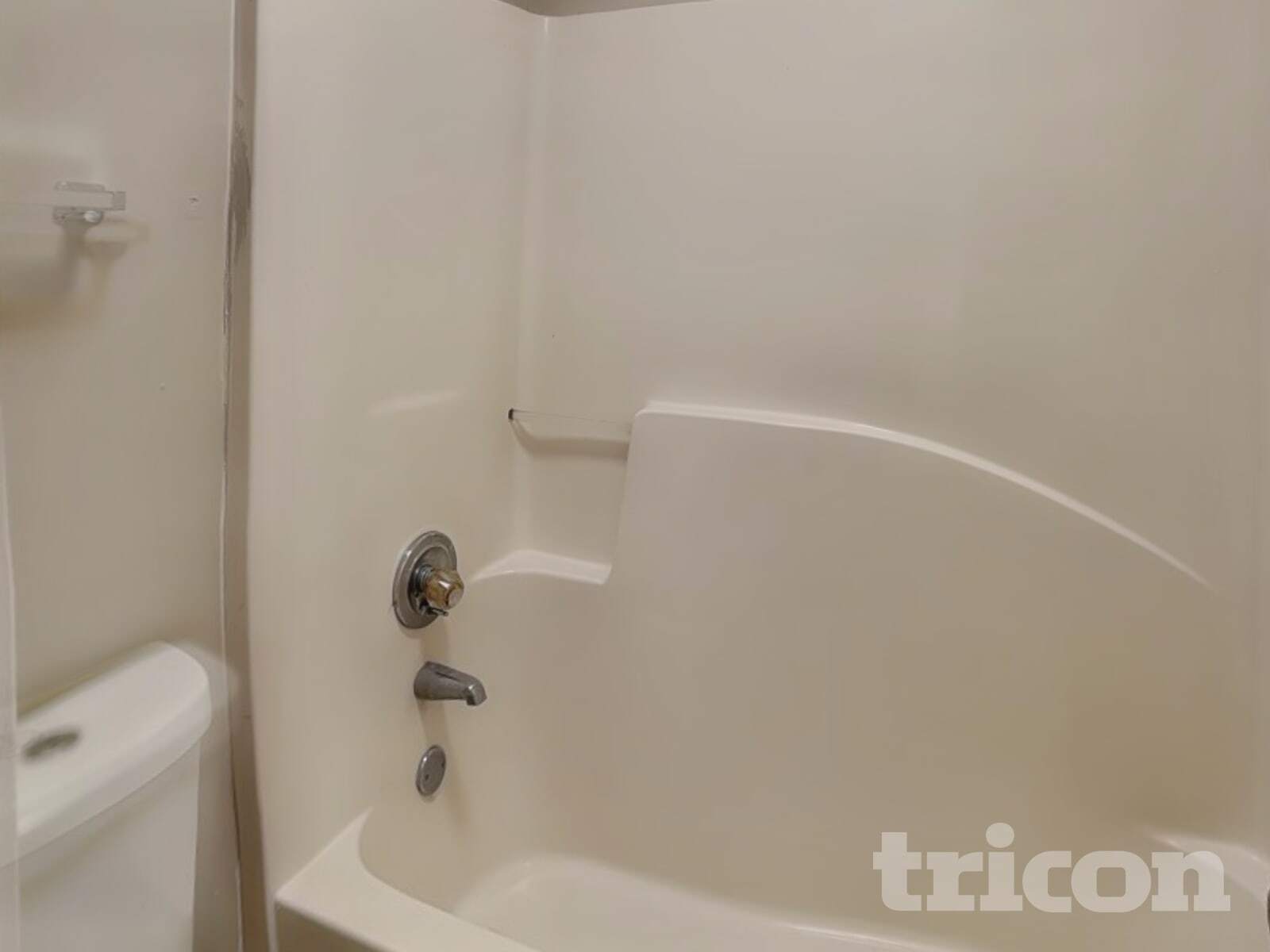 Building Photo - 190 Longwood Dr