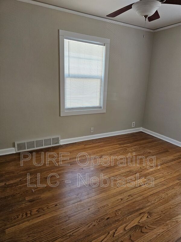 Building Photo - 1618 S 50th St