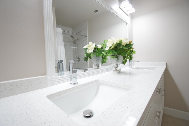 Building Photo - 22237 Woodborn Dr