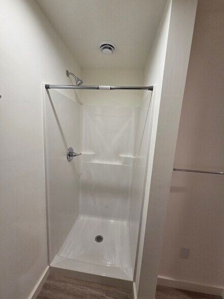 Unit 1 Bathroom - 73 Goshen Rd