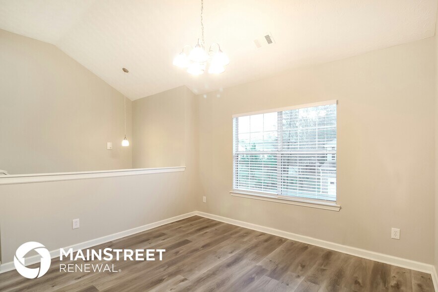 Building Photo - 1286 Live Oak Terrace