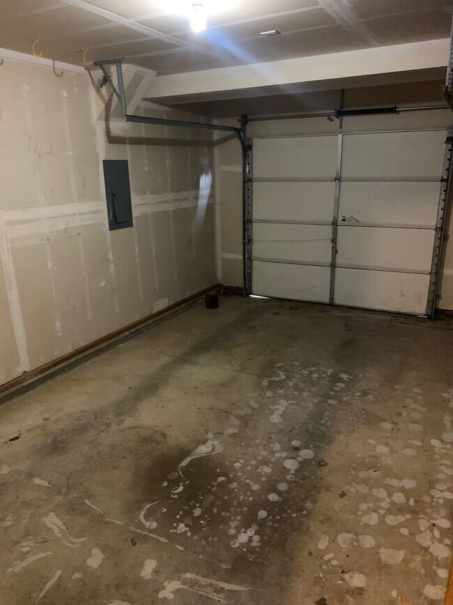 Building Photo - wuw01