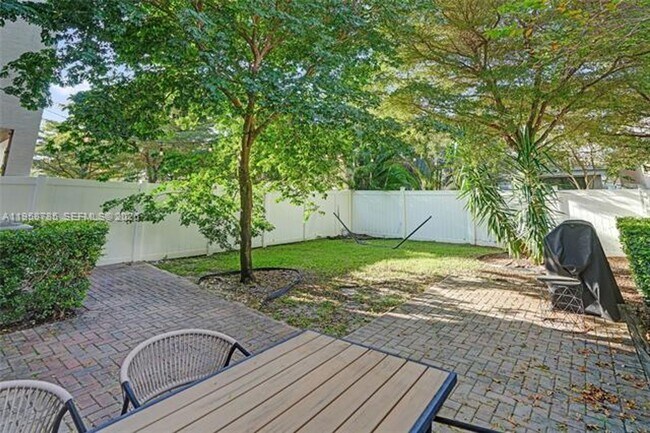 Building Photo - 650 NE 193rd Terrace