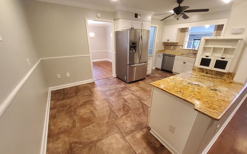 Building Photo - 1264 Yorkshire Dr