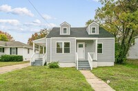 Building Photo - 924 Ivy Ave