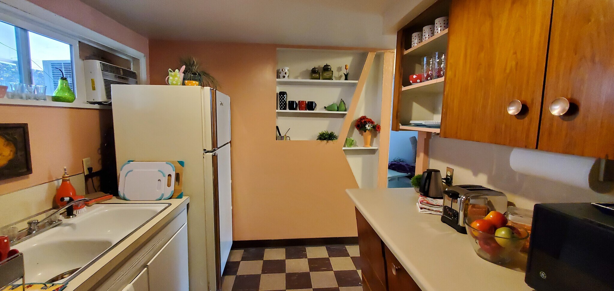 Kitchen - 2315 W Smith Ave