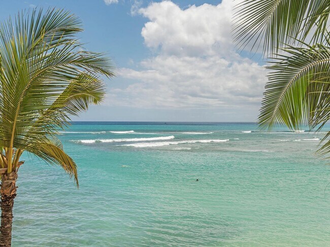 Building Photo - Oceanfront Kaimana Beach Studio at Sans Souci