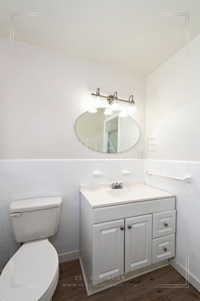 Building Photo - Fully Renovated 3 Bed 2 Bath Home!