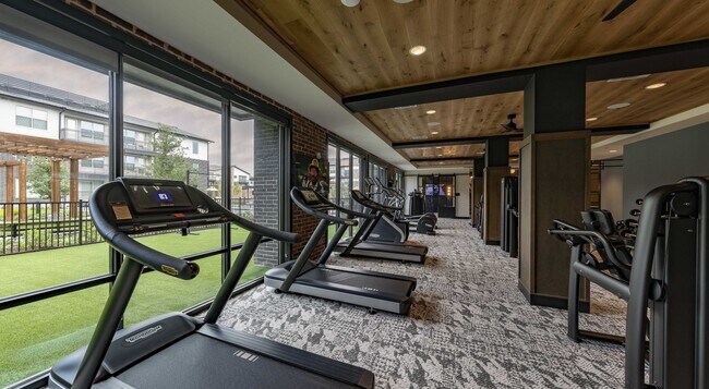 Building Photo - Start Fresh with 1 Month Free Rent