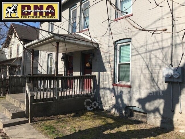 Building Photo - 556 N 5th St