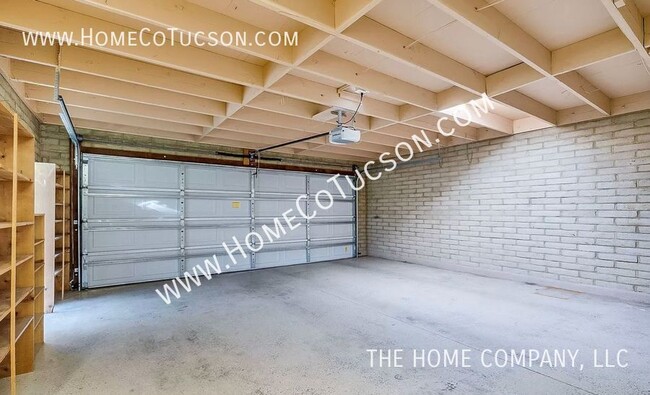Building Photo - 525 W Orango Pl