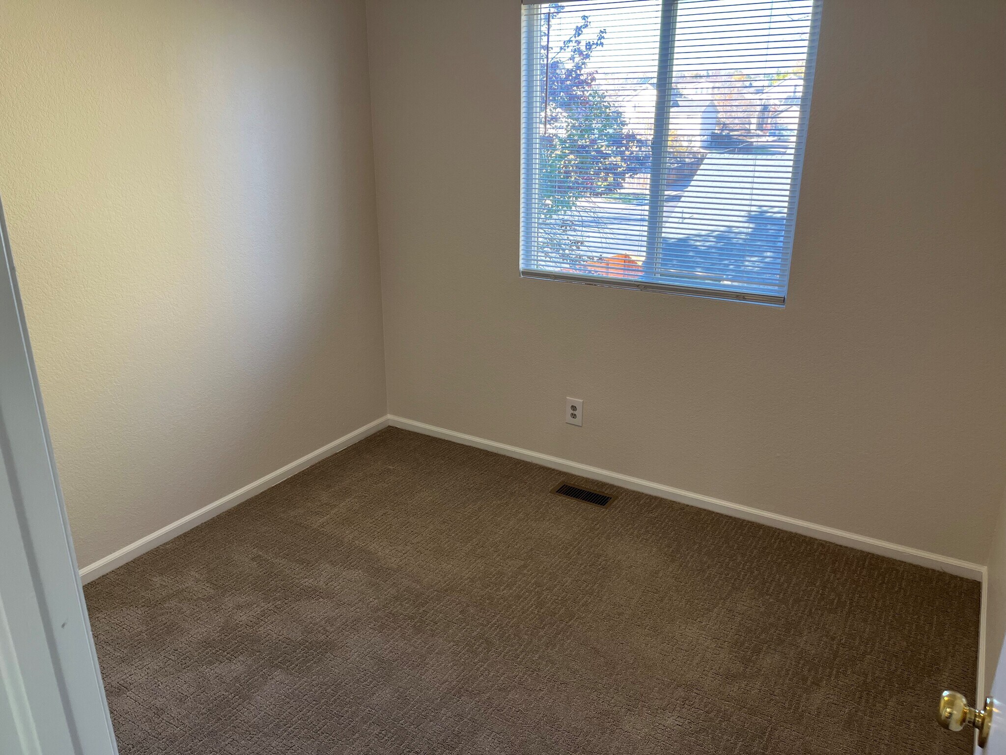 SPARE BED 3 - 9688 Harris Cir