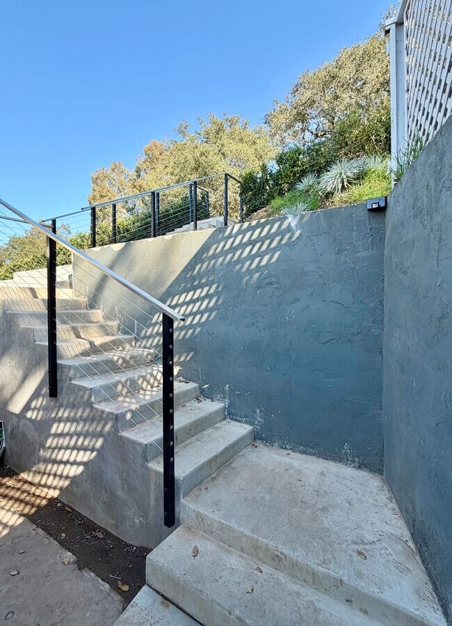 Building Photo - CLA1047