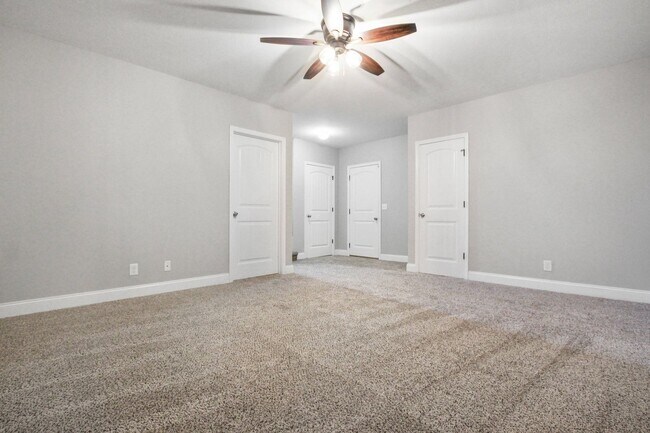 Building Photo - Pet Friendly Four Bedroom with Basement!