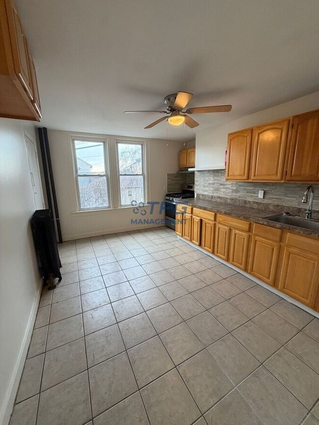 Building Photo - 130 Milford Ave