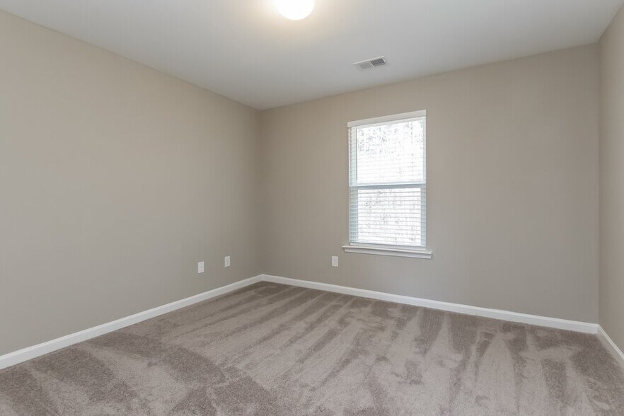 Building Photo - 92 Moss Way