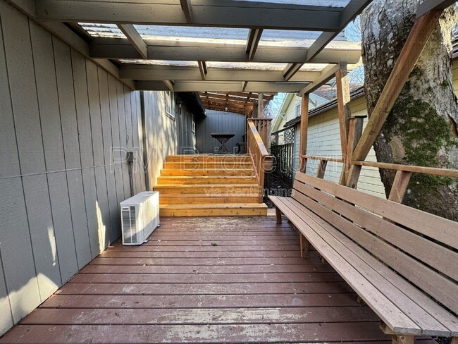 Building Photo - 7315 SW 53rd Ave