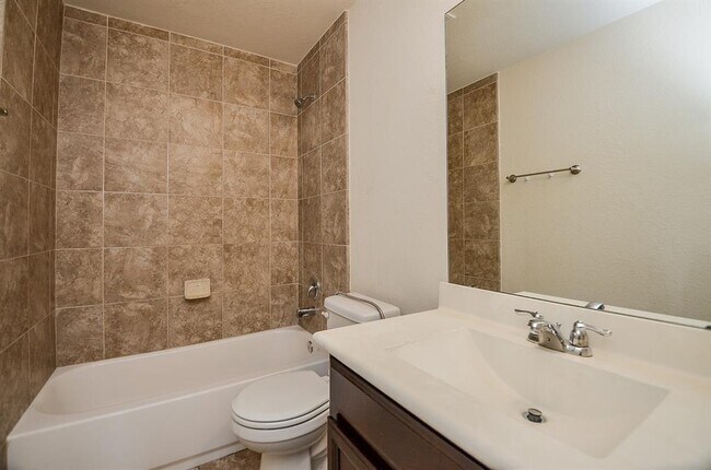Building Photo - 20222 Stonebridge Terrace Dr