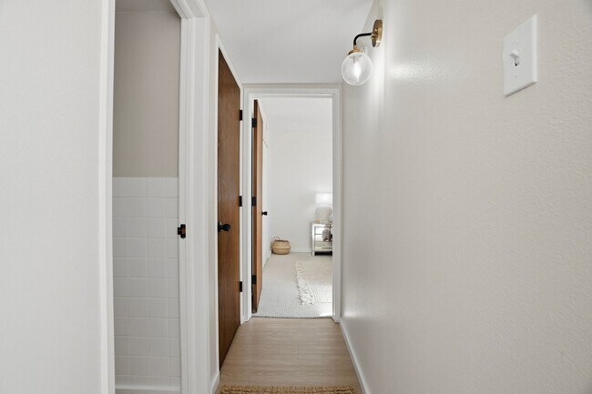 Building Photo - 35th Floor Downtown Denver Condo | 1 Bed | Private Balcony | Mountain Views