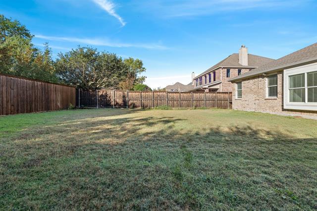 Building Photo - 11001 La Grange Dr