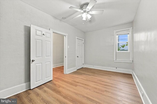 Building Photo - 586 Martin St