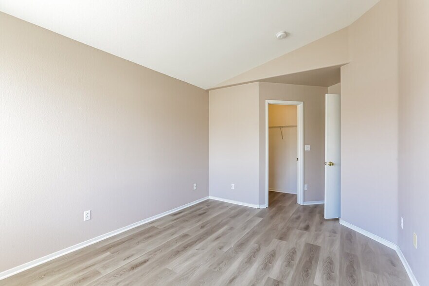 Building Photo - 10205 Barrel Ridge St