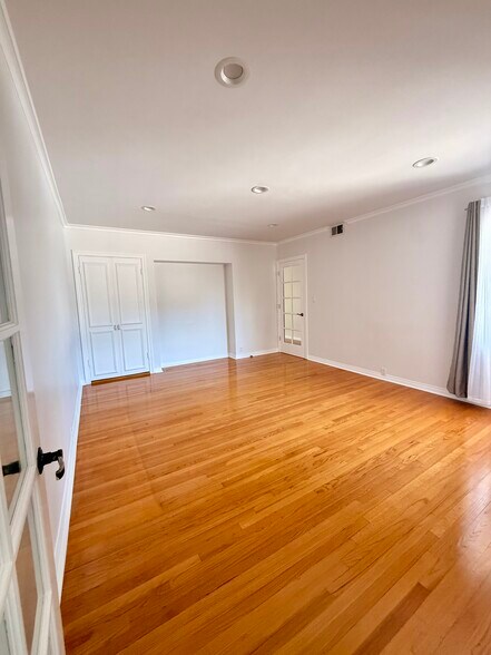 Dining Room/Bedroom - 13628 Addison St