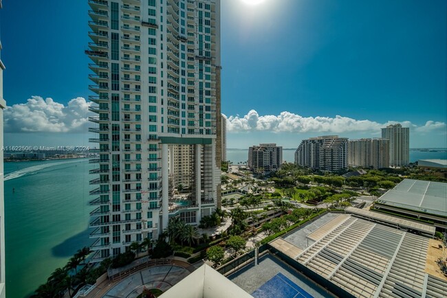 Building Photo - 901 Brickell Key Blvd